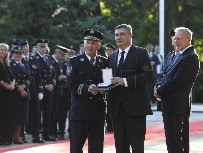 Milanović priredio prijem za Dan policije