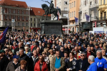 Umirovljenici prosvjedom traže da prosječna mirovina bude 60 posto plaće