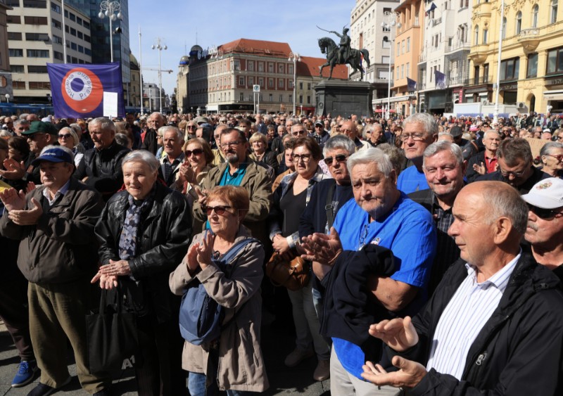 Umirovljenici prosvjedom traže da prosječna mirovina bude 60 posto plaće