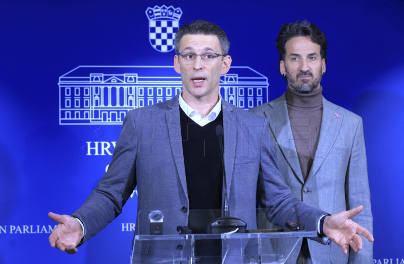 Božo Petrov i Marin Miletić iz Mosta održali konferenciju za medije