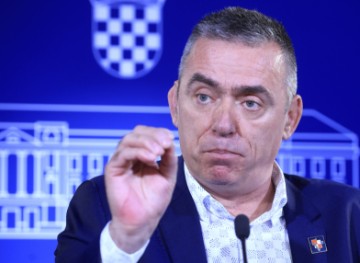 Stipo Mlinarić Ćipe iz Domovinskog pokreta održao konferenciju za medije