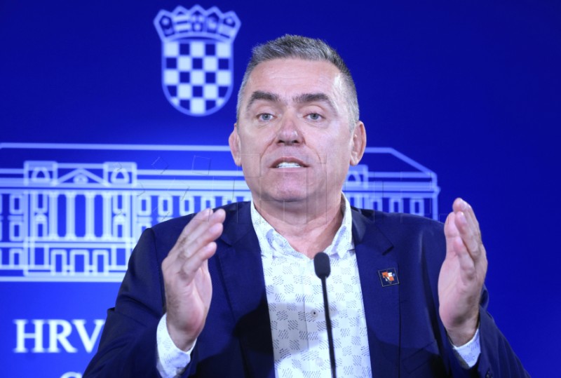 Stipo Mlinarić Ćipe iz Domovinskog pokreta održao konferenciju za medije