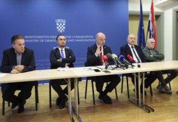 Konferencija za medije ministra Šipića