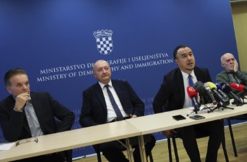 Konferencija za medije ministra Šipića