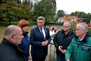 Plenković i Medved uz nabujalu Dobru u Ogulinu