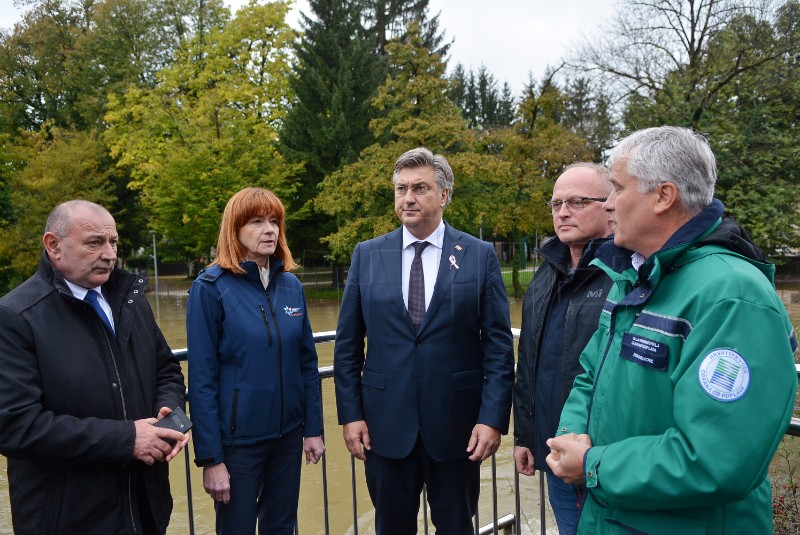 Plenković i Medved uz nabujalu Dobru u Ogulinu