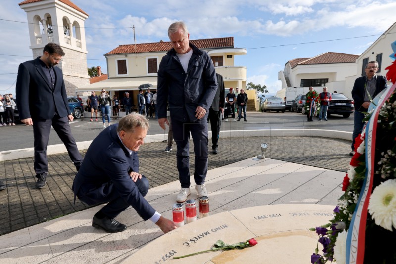  Povodom obljetnice obrane grada Zadra položeni vijenaci poginulim braniteljima 