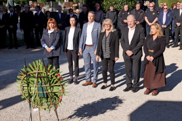 Položeni vijenci u počast svima koji su položili svoje živote u obrani Zadra