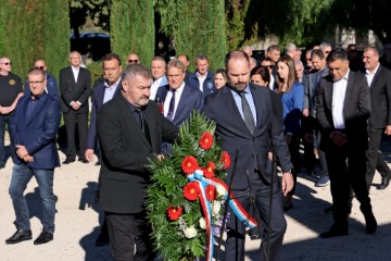 Položeni vijenci u počast svima koji su položili svoje živote u obrani Zadra