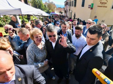 Milanović posjetio manifestaciju 'Bela nedeja'