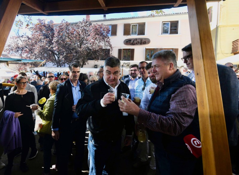 Milanović posjetio manifestaciju 'Bela nedeja'