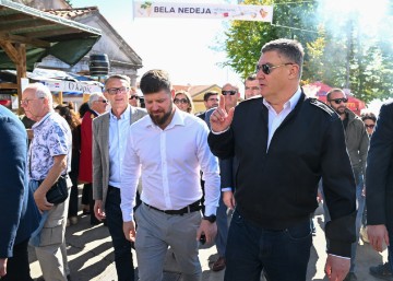 Milanović posjetio manifestaciju 'Bela nedeja'