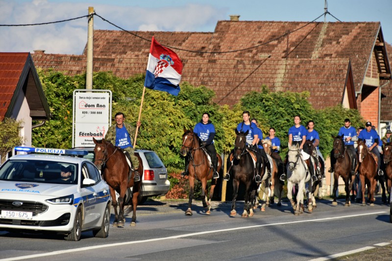 Održan 16. Konjički maraton „Kukuruzni put“  Vukovar – Nuštar 2024.