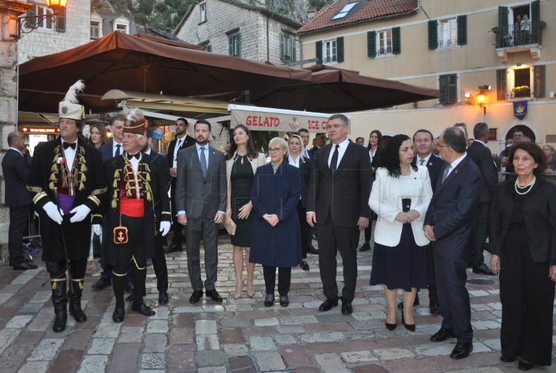 Milanović prisustvovao izvedbi tradicionalnog kola svetog Tripuna