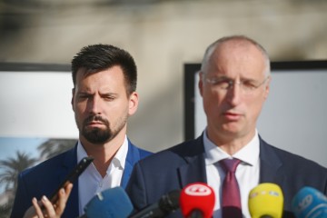 Gradonačelnik Ivica Puljak i njegovi zamjenici održali konferenciju za novinare 