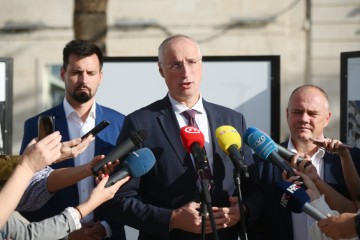 Gradonačelnik Ivica Puljak i njegovi zamjenici održali konferenciju za novinare 