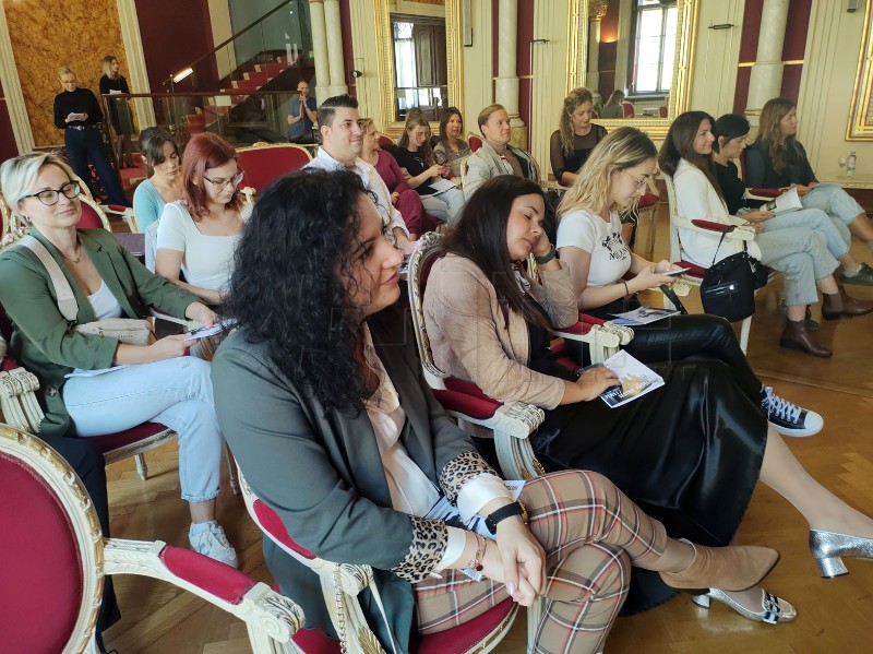 Premijera osječkog HNK operne jednočinke Giacoma Puccinija Plašt  i Sestra Angelica