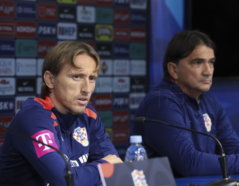 Dalić i Modrić na konferenciji za medije