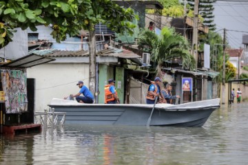 SRI LANKA WEATHER FLOOD