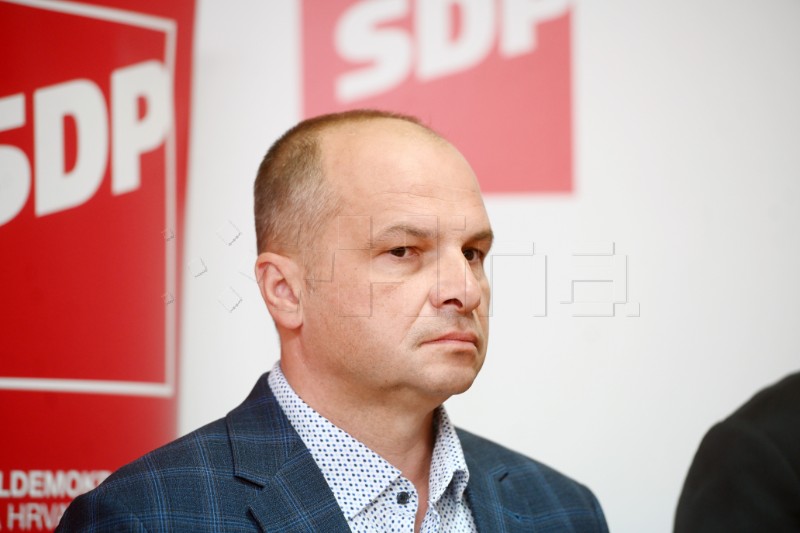 Predstavljen SDP-ov kandidat za gradonačelnika Splita Davor Matijević