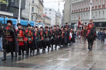 Svečanost smjene straže pješačko-konjičkog postroja Kravat pukovnije