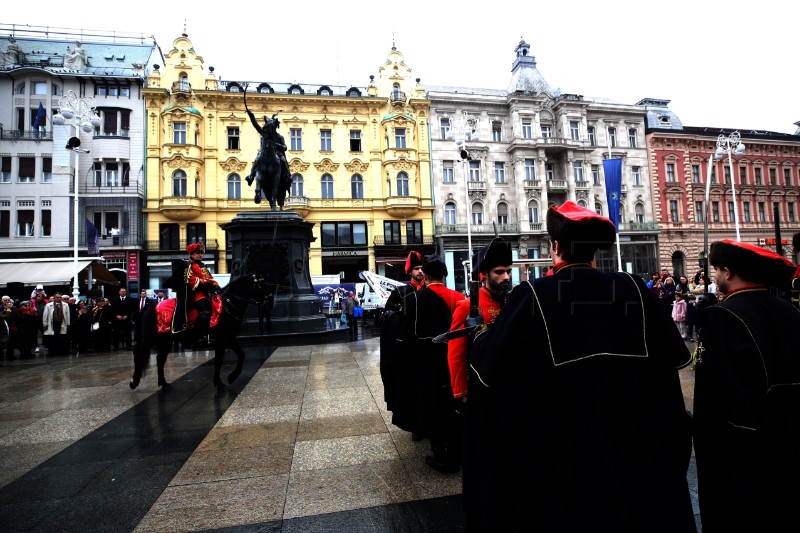 Svečanost smjene straže pješačko-konjičkog postroja Kravat pukovnije