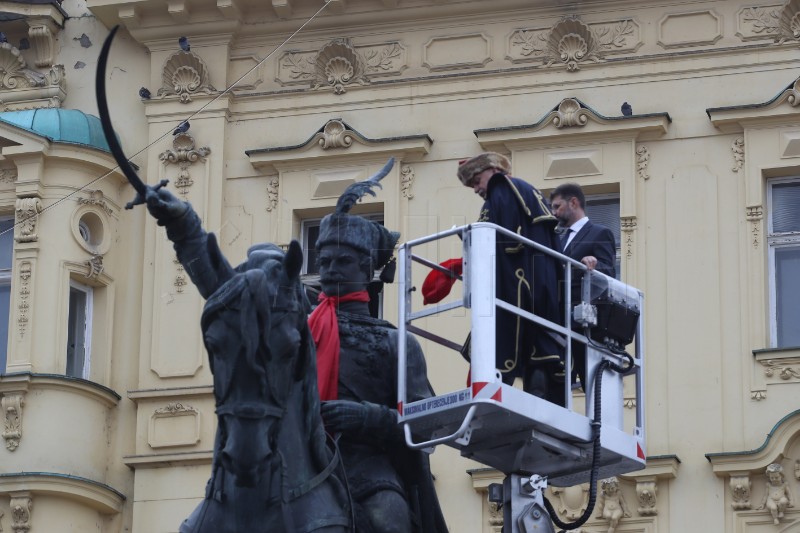 Svečanost smjene straže pješačko-konjičkog postroja Kravat pukovnije