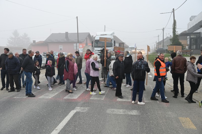 Usporavanjem prometa kod Križevaca ukazali na opasnu prometnicu