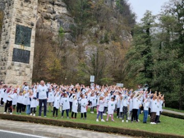 Snimljena milenijska fotografija u povodu 190 godina teksta hrvatske himne