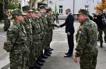 Ministar obrane na svečanoj prisezi 44. naraštaja ročnika