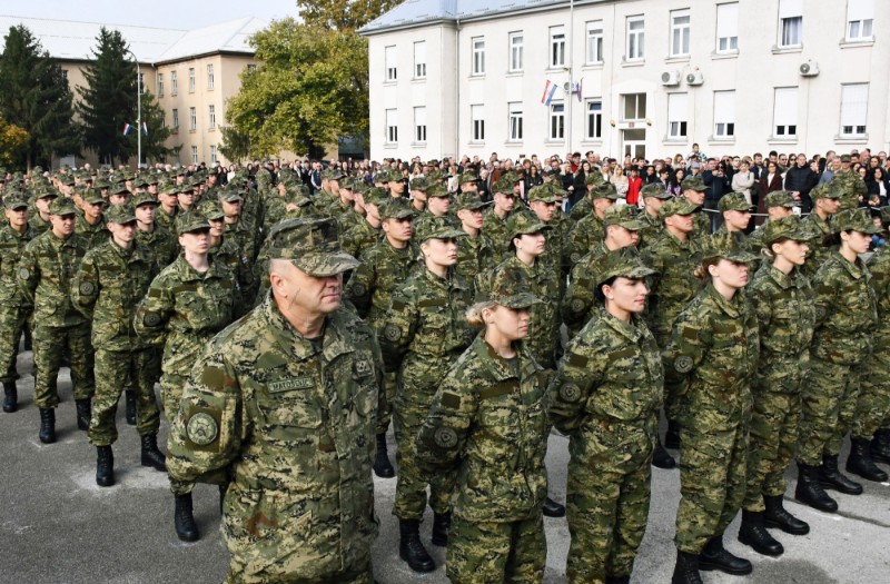 Ministar obrane na svečanoj prisezi 44. naraštaja ročnika