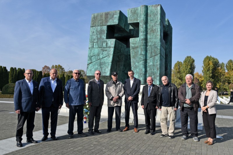 Članovi Vlade demokratskog jedinstva u Vukovaru