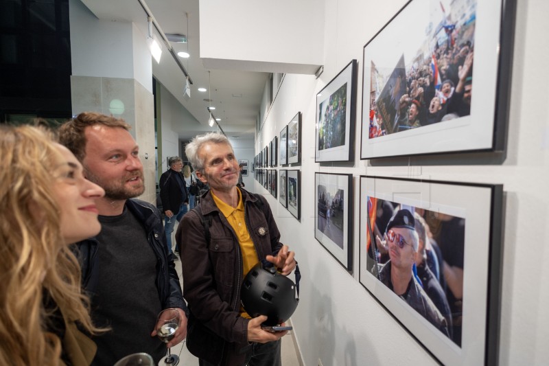 Svečanost otvaranja izložbe Gorana Mehkeka "Dnevnik jednog fotoreportera"