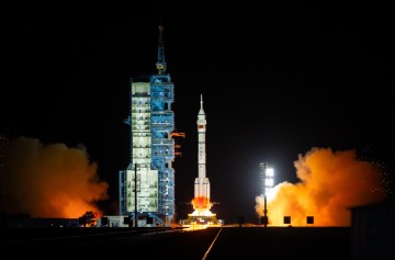 CHINA ROCKET LAUNCH