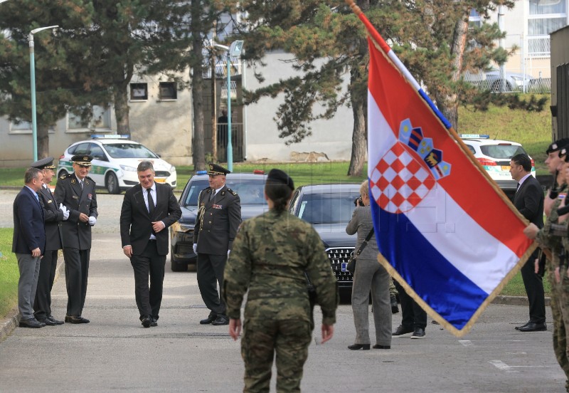 Milanović sudjelovao na svečanosti dodjele činova i prijema u djelatnu vojnu službu