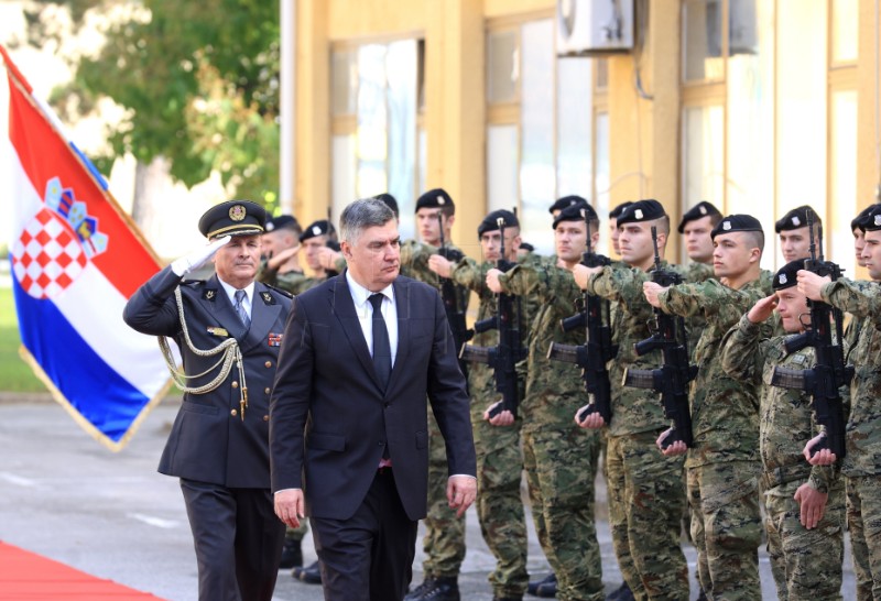 Milanović sudjelovao na svečanosti dodjele činova i prijema u djelatnu vojnu službu