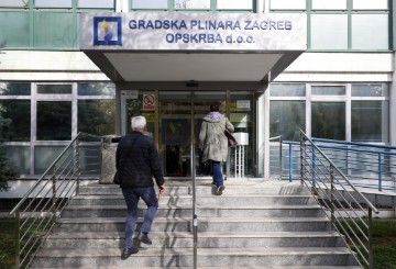 Građani ispred Gradske plinare Zagreb