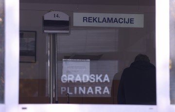 Građani ispred Gradske plinare Zagreb