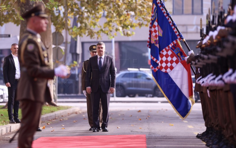 Svečani doček predsjednika Milanovića ispred MORH-a