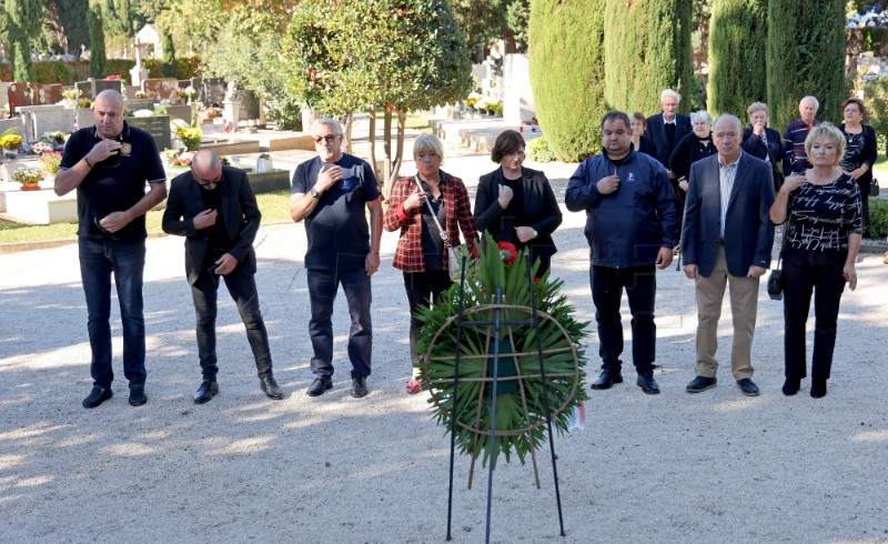 Zadar:  Vijenci i svijeće u spomen na poginule i nestale branitelje i civilne žrtve