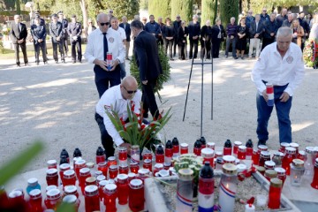 Zadar:  Vijenci i svijeće u spomen na poginule i nestale branitelje i civilne žrtve