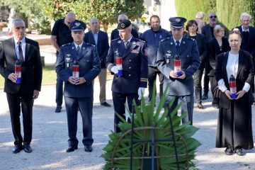 Zadar:  Vijenci i svijeće u spomen na poginule i nestale branitelje i civilne žrtve