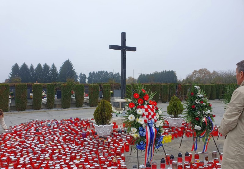 Bjelovarčani obilježavaju blagdan Svih svetih