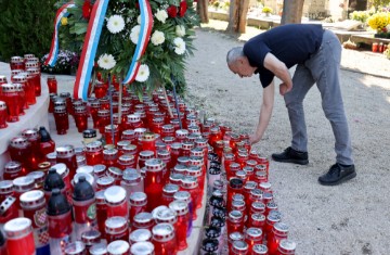 Zadar: Građani obišli groblja povodom blagdana Svih Svetih i Dušnog dana 