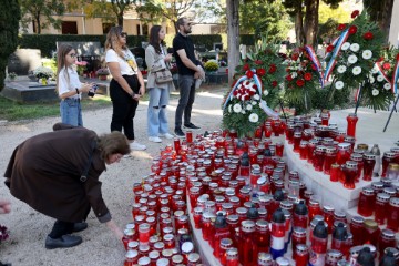 Zadar: Građani obišli groblja povodom blagdana Svih Svetih i Dušnog dana 