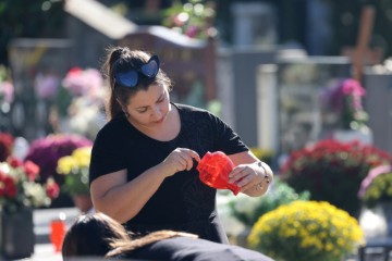 Zadar: Građani obišli groblja povodom blagdana Svih Svetih i Dušnog dana 