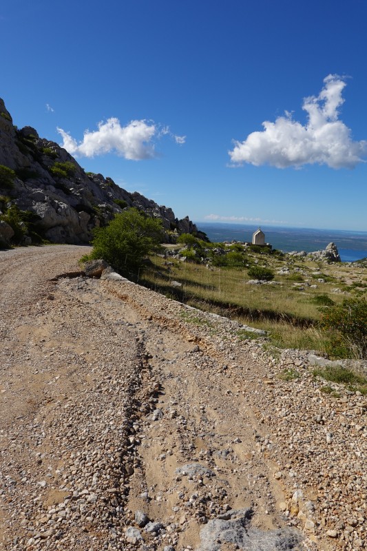 Velebit: Kulisa za koncerte i relije ili oaza mira i tišine?