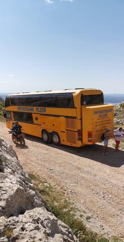 Velebit: Kulisa za koncerte i relije ili oaza mira i tišine?