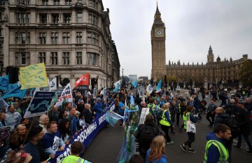 BRITAIN CLEAN WATER PROTEST