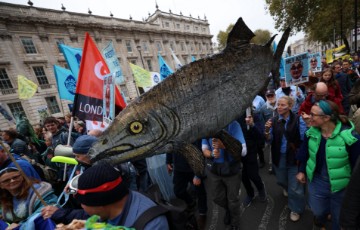 BRITAIN CLEAN WATER PROTEST